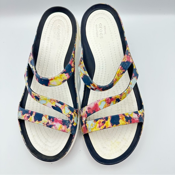 Crocs Kadee II Sandals Tye Die Yellow Pink Blue White Women's Sz 7 Preowned GUC - Picture 1 of 8